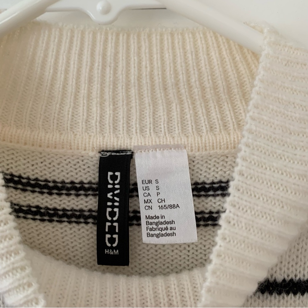 H&M Dividede Cream Black Stripe Turtle Neck Knit Long Sleeve Crop Top Size Small - Picture 6 of 7